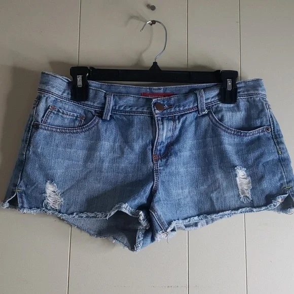 Forever 21 Light Wash Shorty Short Jean Frayed shorts - Picture 1 of 6